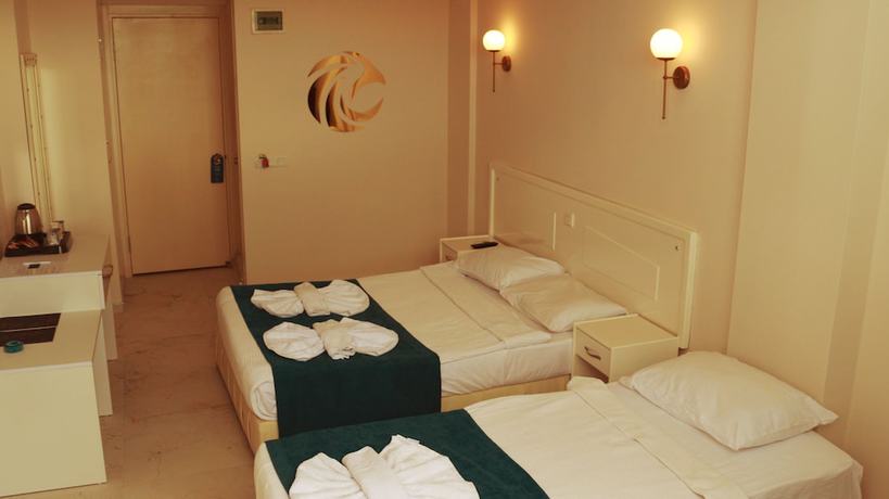 Imagen de la habitación del Aquila Beach Hotel. Foto 14