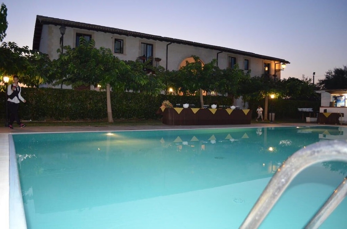 Imagen de la piscina del Aranceto Turismo Rurale. Foto 19