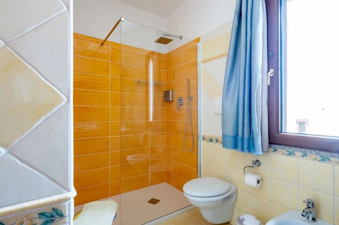 Imagen de la habitación del Arbatax Sa Omu Bianca. Foto 2