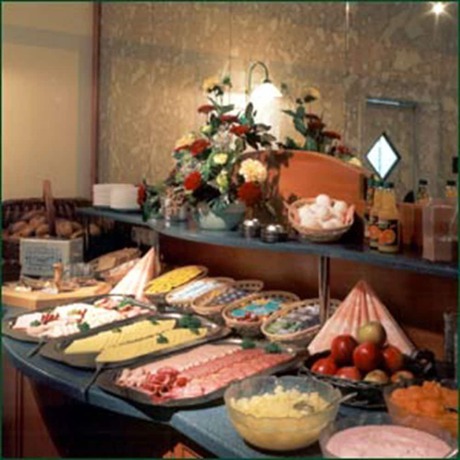 Imagen del bar/restaurante del Arc Hotel. Foto 3