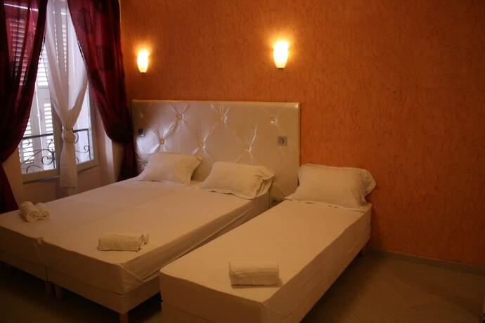 Imagen de la habitación del Arcotel. Foto 8