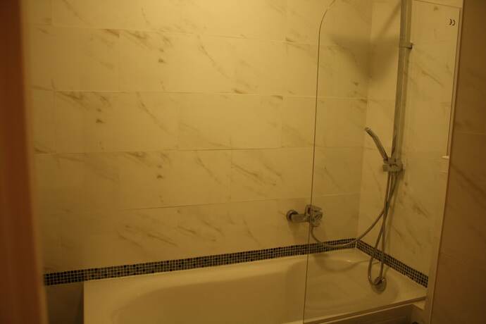 Imagen de la habitación del Arcotel. Foto 9