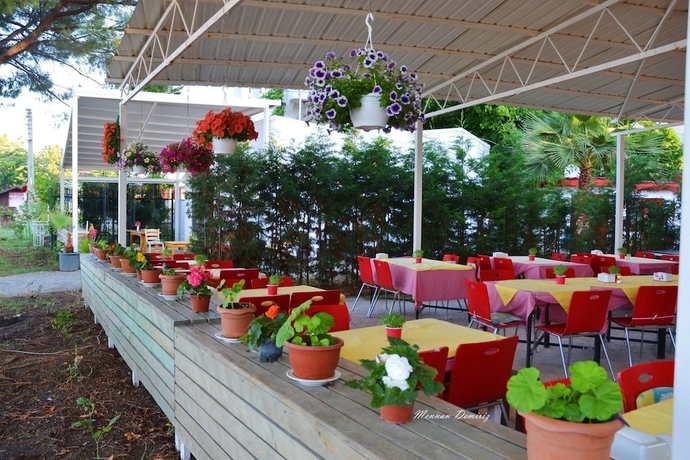 Imagen del bar/restaurante del Arda Motel. Foto 3