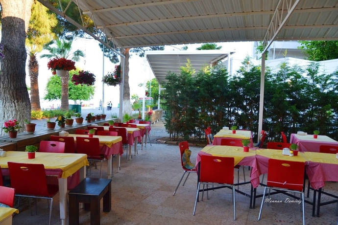 Imagen del bar/restaurante del Arda Motel. Foto 4