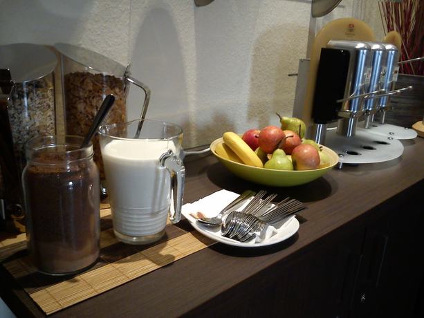 Imagen del bar/restaurante del Arena Hotel, Henstedt-Ulzburg. Foto 2