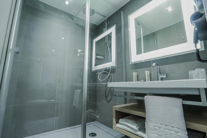 Imagen de la habitación del Arena La Defense. Foto 13