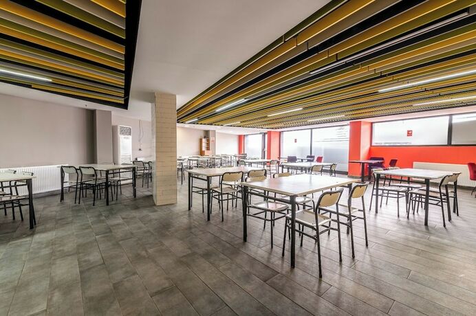 Imagen del bar/restaurante del Arena Luxury Hotel. Foto 8