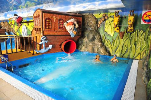 Imagen de la piscina del Arena Slonca. Foto 16