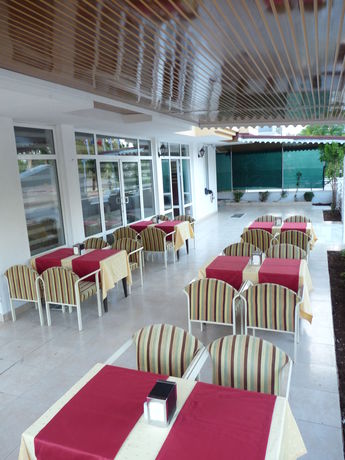 Imagen del bar/restaurante del Arinna Park Hotel. Foto 2