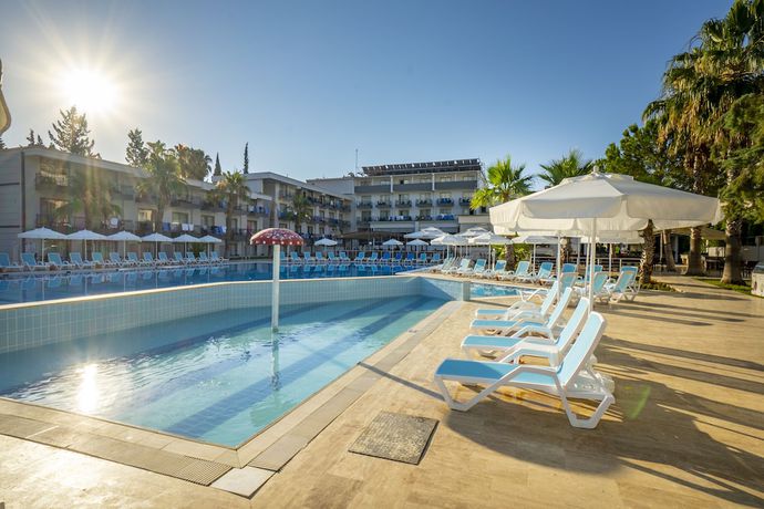 Imagen de la piscina del Armas Garden - All Inclusive. Foto 18