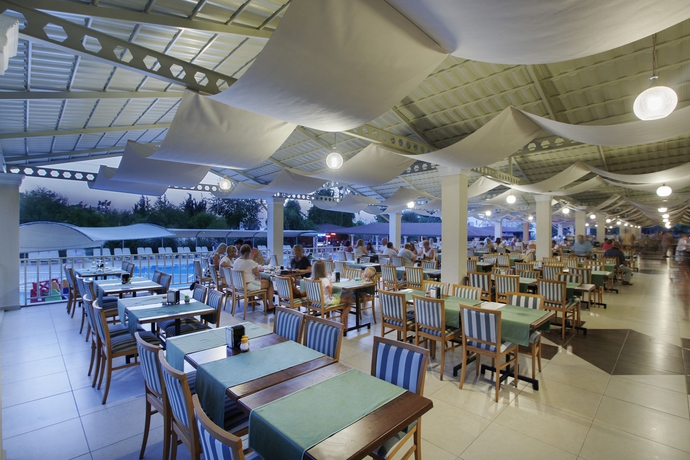 Imagen del bar/restaurante del Armas Green Fugla Beach - All Inclusive. Foto 3