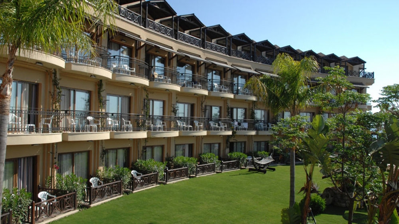 Imagen de los exteriores del Armas Labada. Foto 9