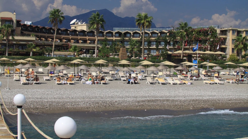 Imagen de los exteriores del Armas Labada. Foto 13