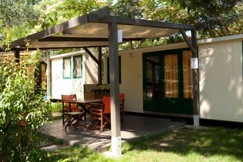 Imagen de la habitación del Armenistis Camping & Bungalows. Foto 7