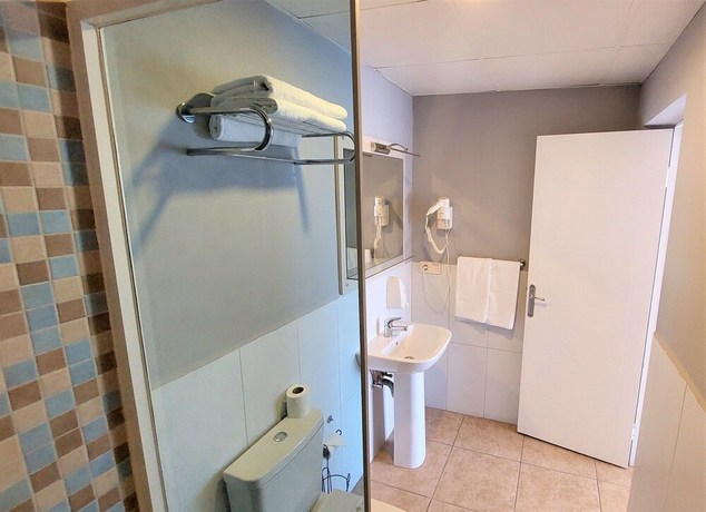 Imagen de la habitación del Armoni City Hotel. Foto 3