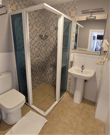 Imagen de la habitación del Armoni City Hotel. Foto 4