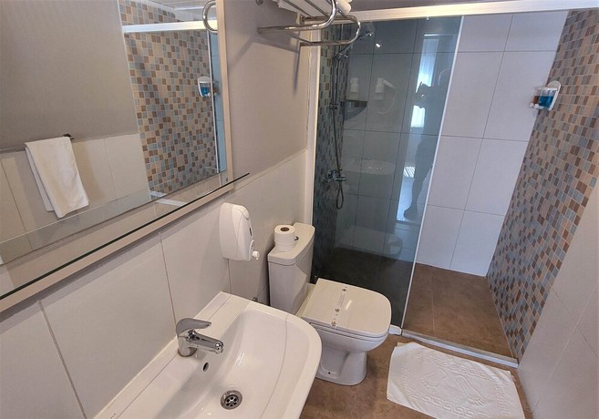Imagen de la habitación del Armoni City Hotel. Foto 6
