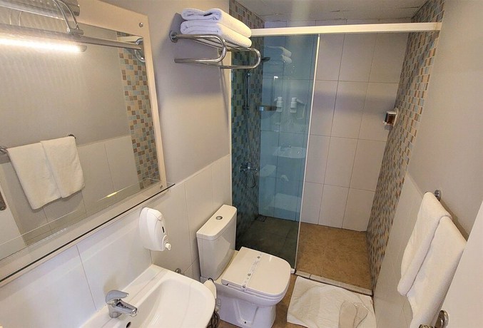 Imagen de la habitación del Armoni City Hotel. Foto 14