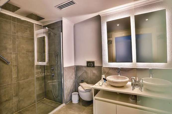 Imagen de la habitación del Arnna Hotel. Foto 8