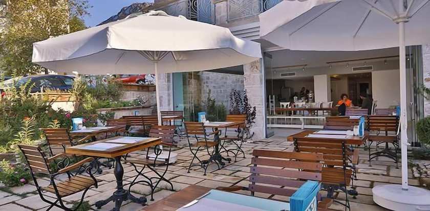 Imagen de los exteriores del Arnna Hotel. Foto 16