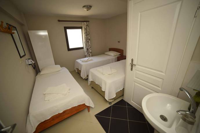 Imagen de la habitación del Arsipel Hotel. Foto 17