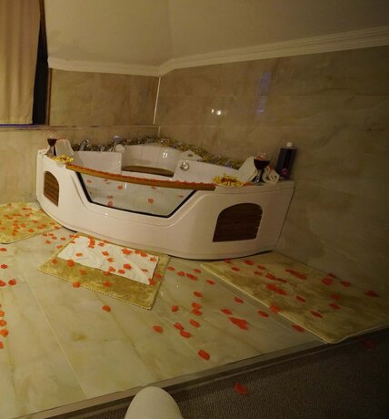 Imagen de la habitación del Arsisa Hotel Suite Spa. Foto 14