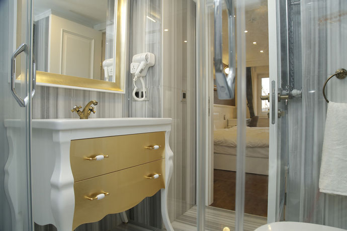 Imagen de la habitación del Art Nouveau Pera. Foto 10