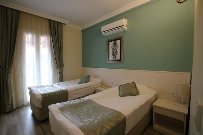 Imagen de la habitación del Artemis Hotel, Bodrum. Foto 2
