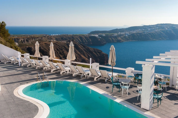 Imagen de la piscina del Artemis Suites. Foto 13