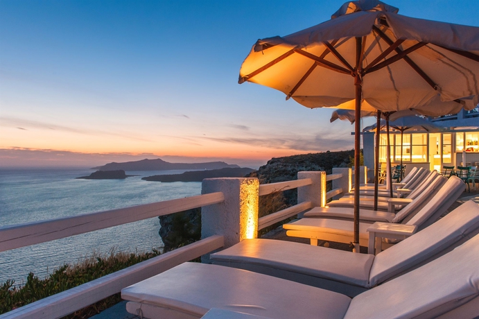 Imagen de los exteriores del Artemis Suites. Foto 7