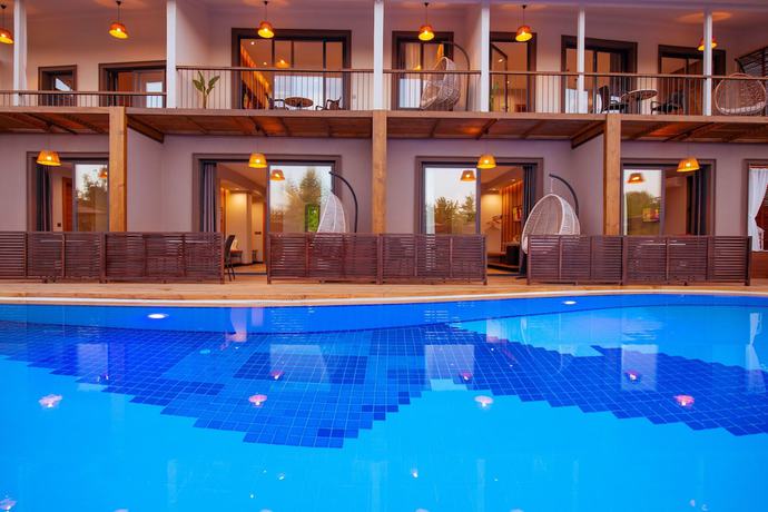 Imagen de la piscina del Arwen Hotel. Foto 20
