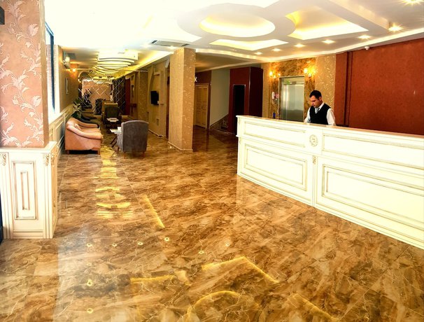 Imagen de los interiores del Asil Hotel. Foto 19