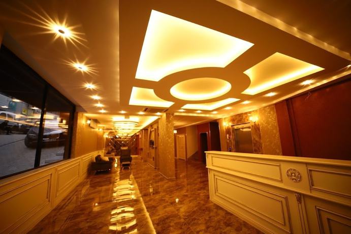 Imagen de los interiores del Asil Hotel. Foto 20