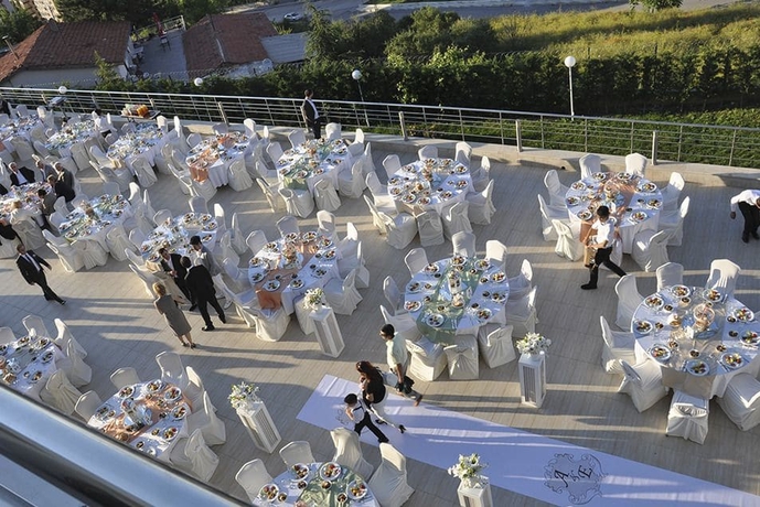 Imagen de los exteriores del Asrin Park Hotel and Spa Convention Center. Foto 8