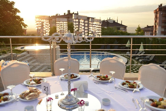 Imagen de los exteriores del Asrin Park Hotel and Spa Convention Center. Foto 9