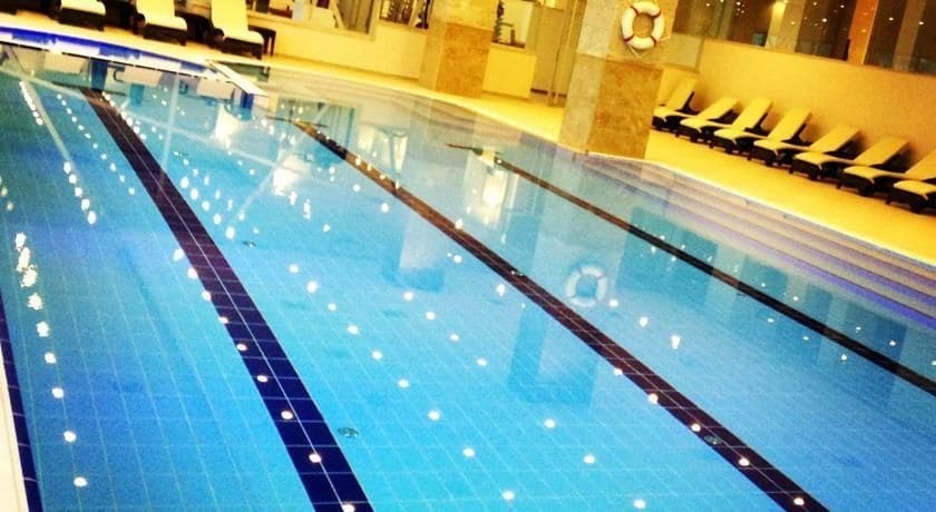 Imagen de la piscina del Asrin Park Hotel and Spa Convention Center. Foto 19