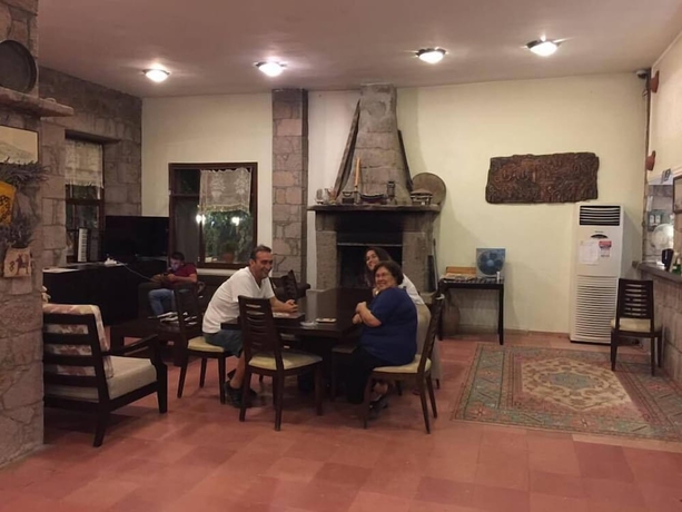 Imagen del bar/restaurante del Assos B&uuml;y&uuml;k Yıldızsaray Otel. Foto 2