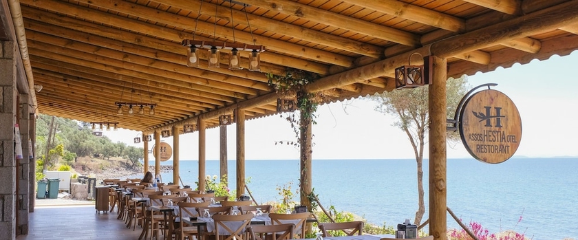 Imagen del bar/restaurante del Assos Hestia Otel. Foto 6