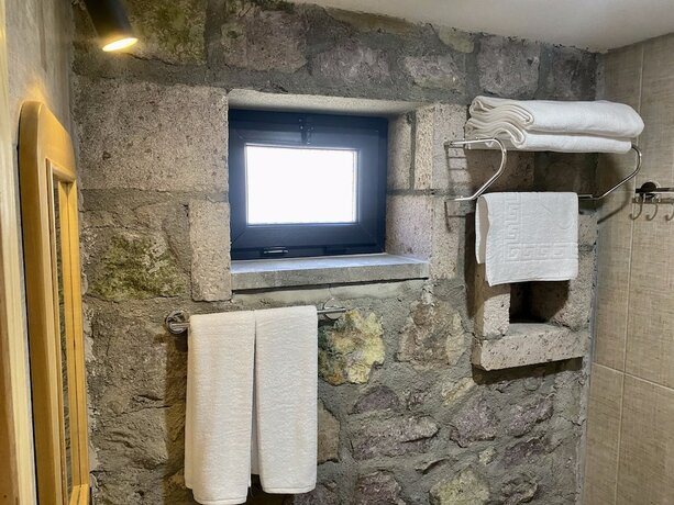 Imagen de la habitación del Assos Karadut Taş Otel. Foto 19