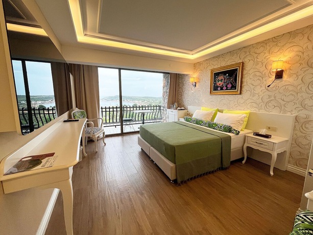 Imagen de la habitación del Assos Longevity Hotel. Foto 1