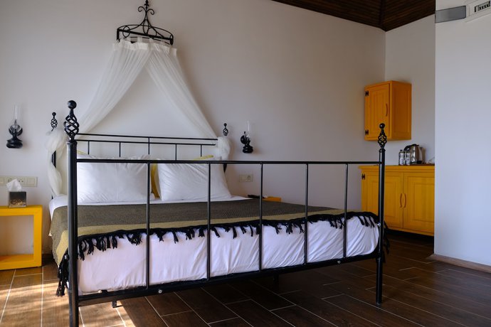 Imagen de la habitación del Assos Longevity Hotel. Foto 2