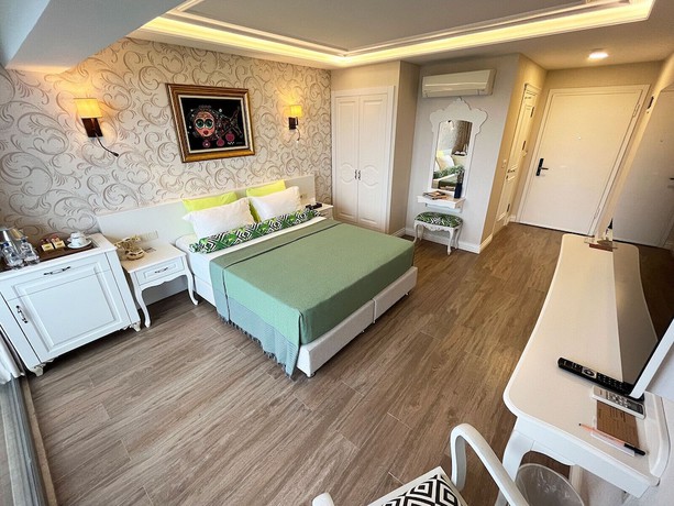 Imagen de la habitación del Assos Longevity Hotel. Foto 13