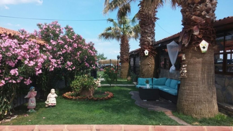 Imagen de los exteriores del Assos Sardunya Butik Hotel. Foto 9