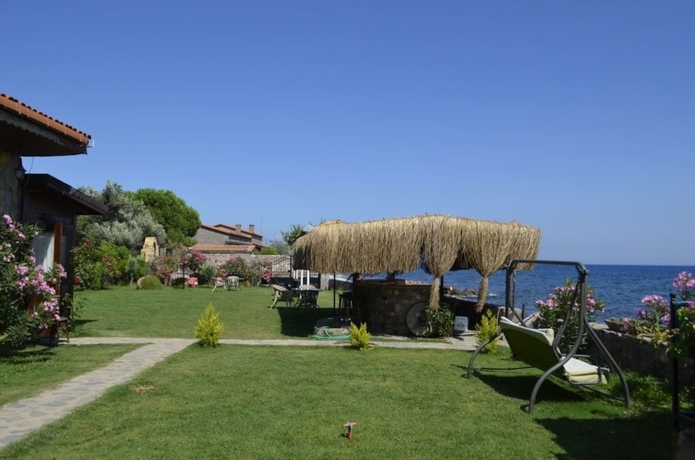 Imagen de los exteriores del Assos Sardunya Butik Hotel. Foto 12