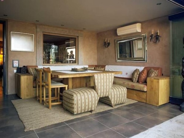 Imagen del bar/restaurante del Assosyal Hotel - Adults Only. Foto 2