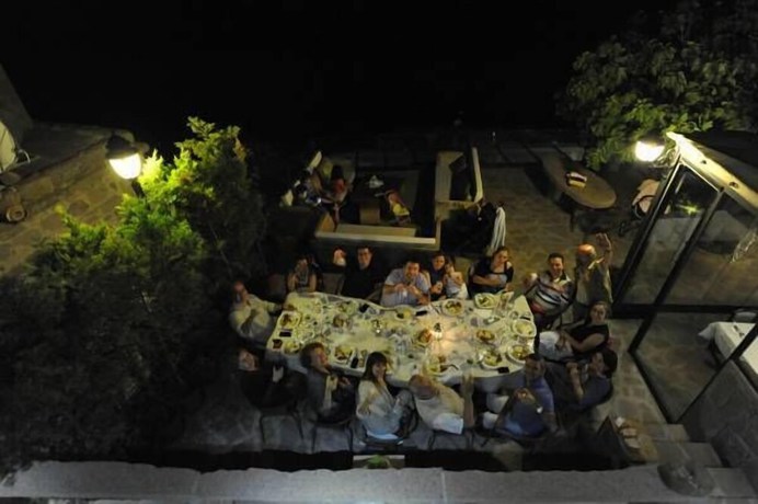 Imagen del bar/restaurante del Assosyal Hotel - Adults Only. Foto 3