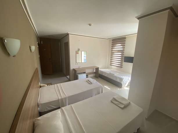 Imagen de la habitación del Astoria Beach Hotel. Foto 12