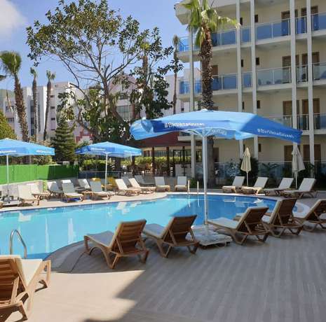 Imagen de la piscina del Astoria Beach Hotel. Foto 17