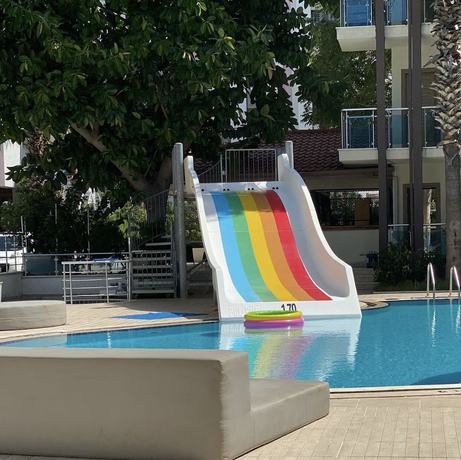 Imagen de la piscina del Astoria Beach Hotel. Foto 19