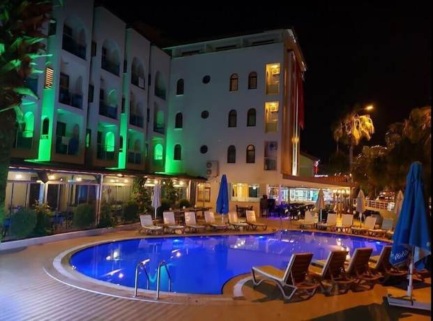 Imagen de la piscina del Astoria Beach Hotel. Foto 20